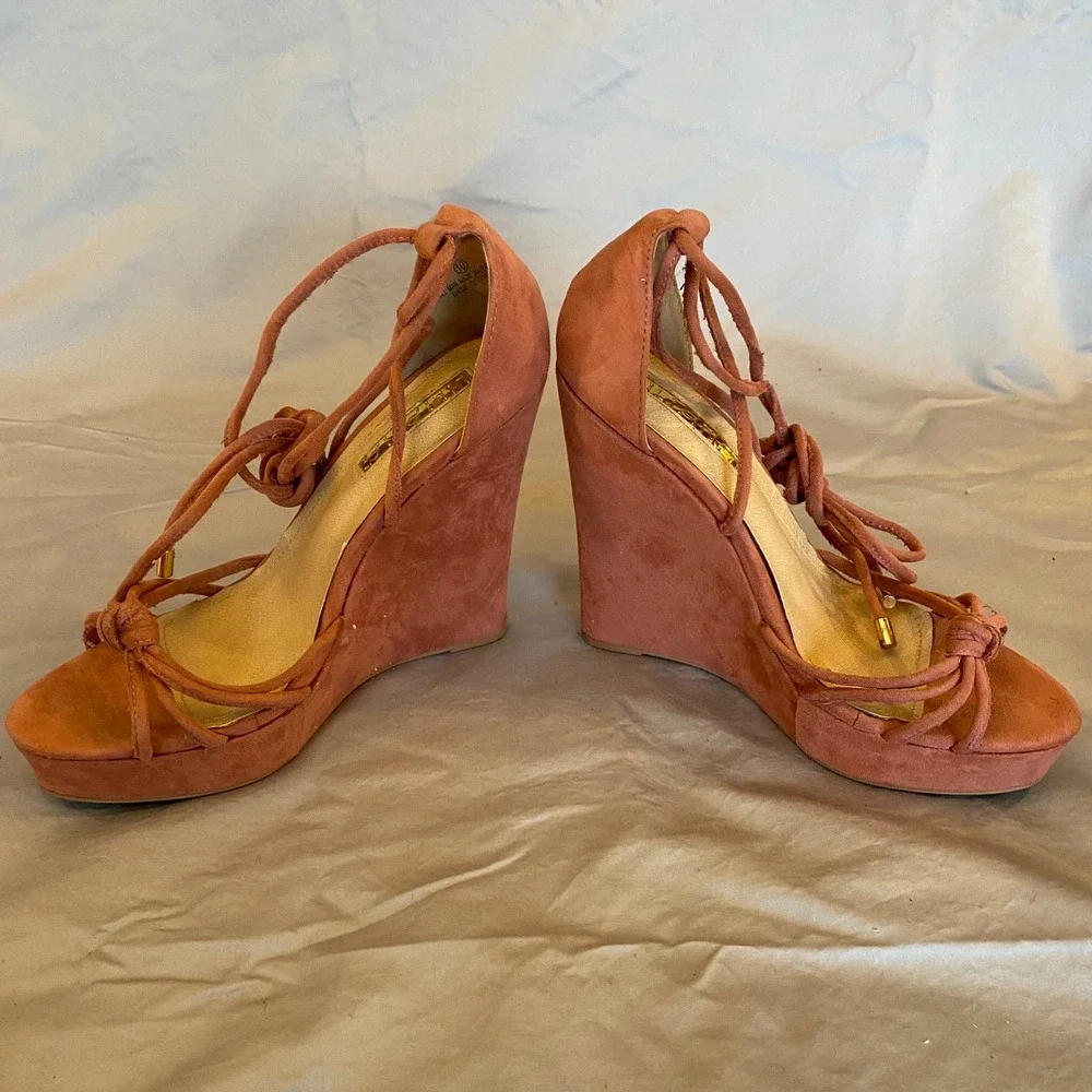ILIANA Women's Coral Suede Lace Up Wedge‎ Heels Size 10